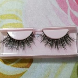 *OUT OF STOCK* C4 Kitty Red Lashes by Lash Levels